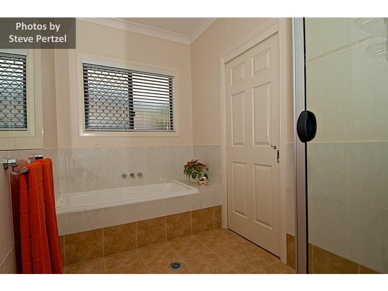 43 Arun Dr, Arundel QLD 4214