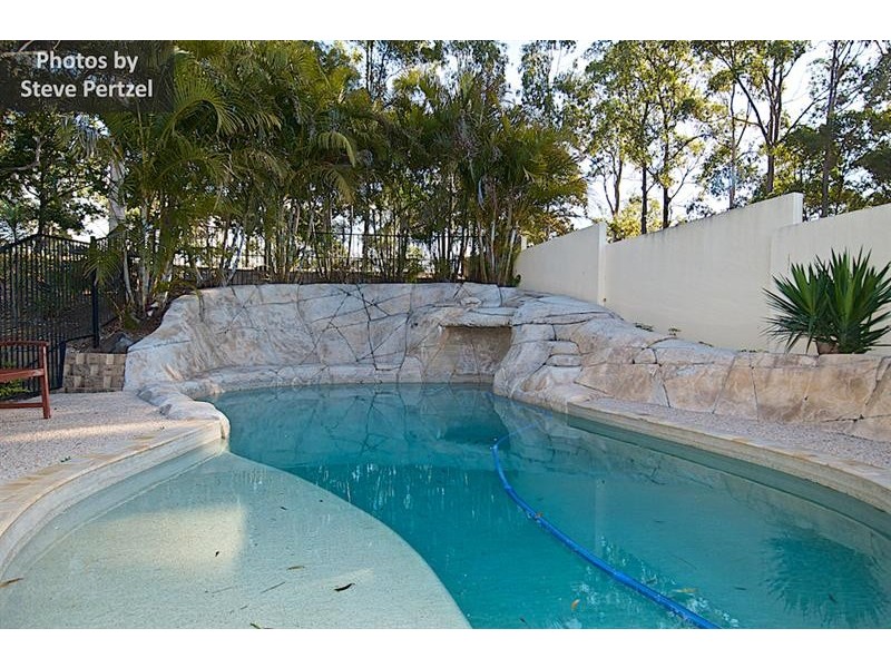 45 Canada Pl, Arundel QLD 4214