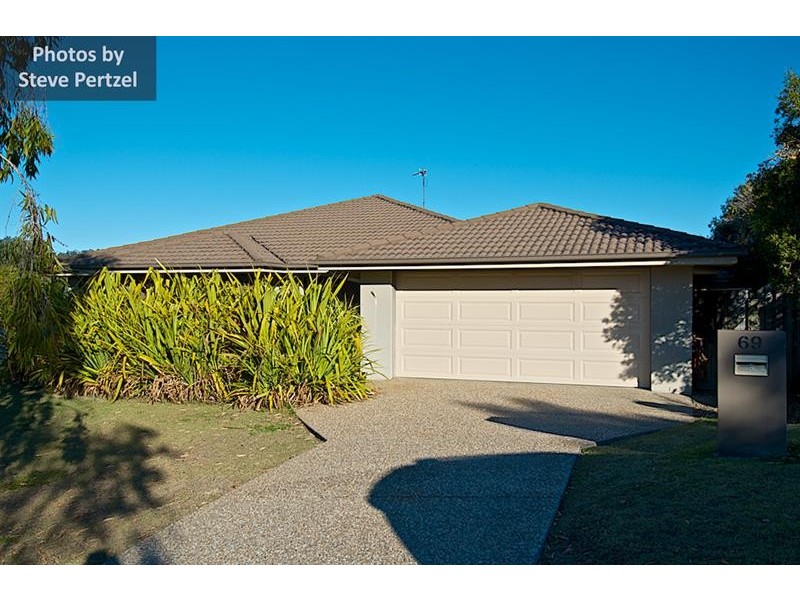 69 Victoria Dr, Pacific Pines QLD 4211