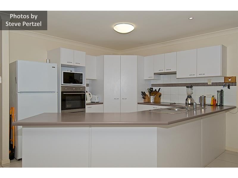 69 Victoria Dr, Pacific Pines QLD 4211