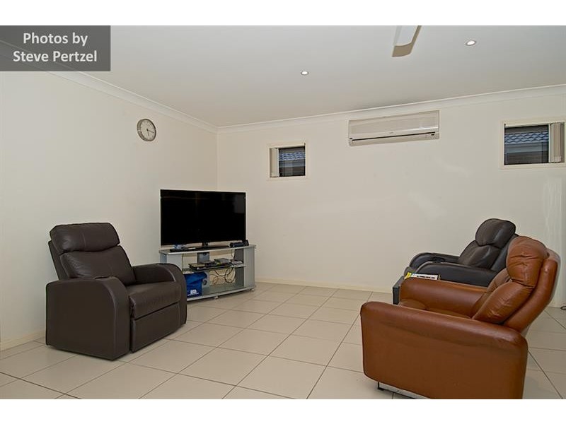 69 Victoria Dr, Pacific Pines QLD 4211