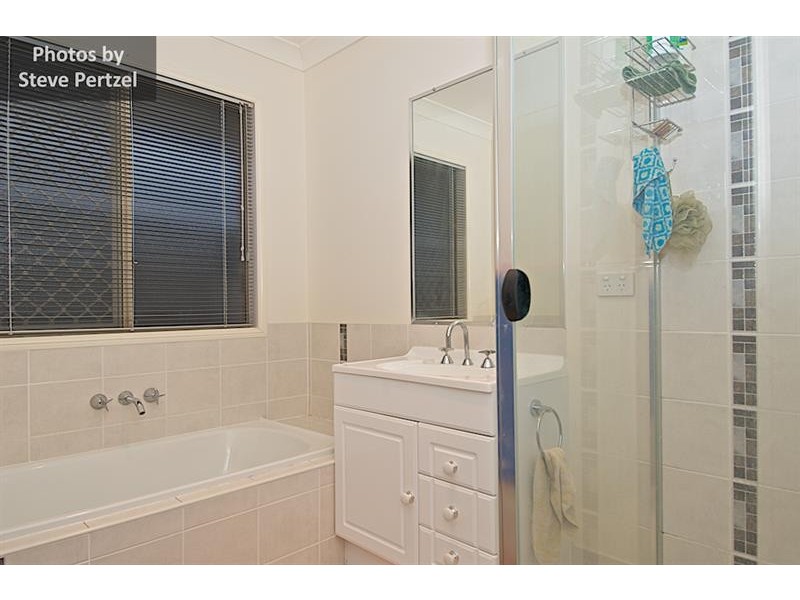 69 Victoria Dr, Pacific Pines QLD 4211