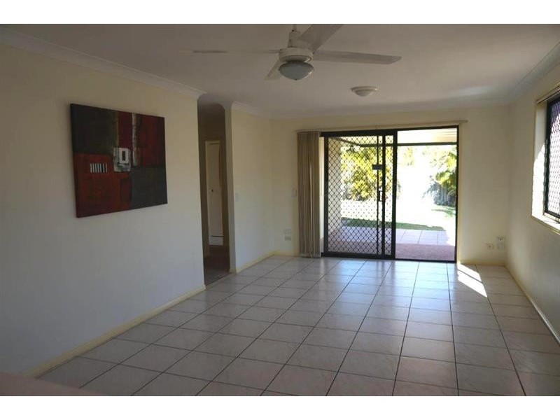 2/130 Greenacre Dr, Parkwood QLD 4214