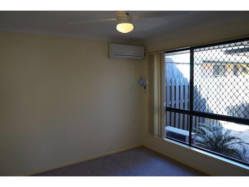 2/130 Greenacre Dr, Parkwood QLD 4214