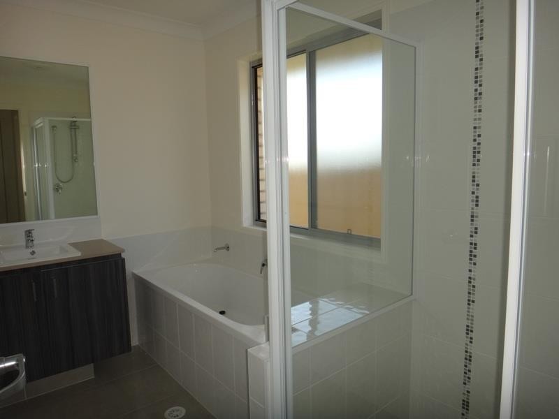 64 Damian Leeding Way, Upper Coomera QLD 4209