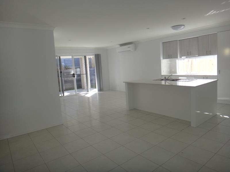 50 Damian Leeding Way, Upper Coomera QLD 4209