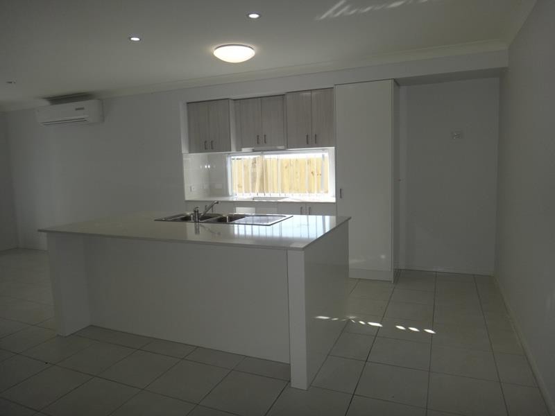 50 Damian Leeding Way, Upper Coomera QLD 4209