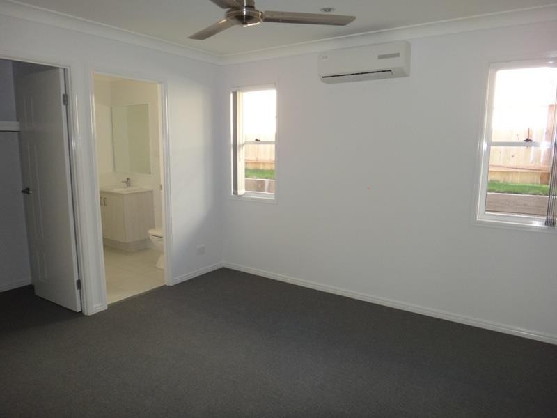 50 Damian Leeding Way, Upper Coomera QLD 4209