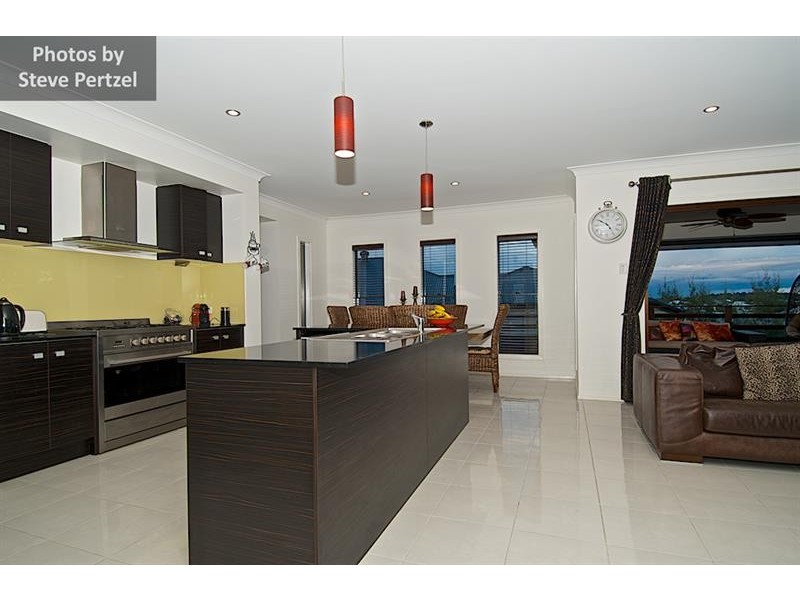 24 Riverbreeze  Cres, Maudsland QLD 4210