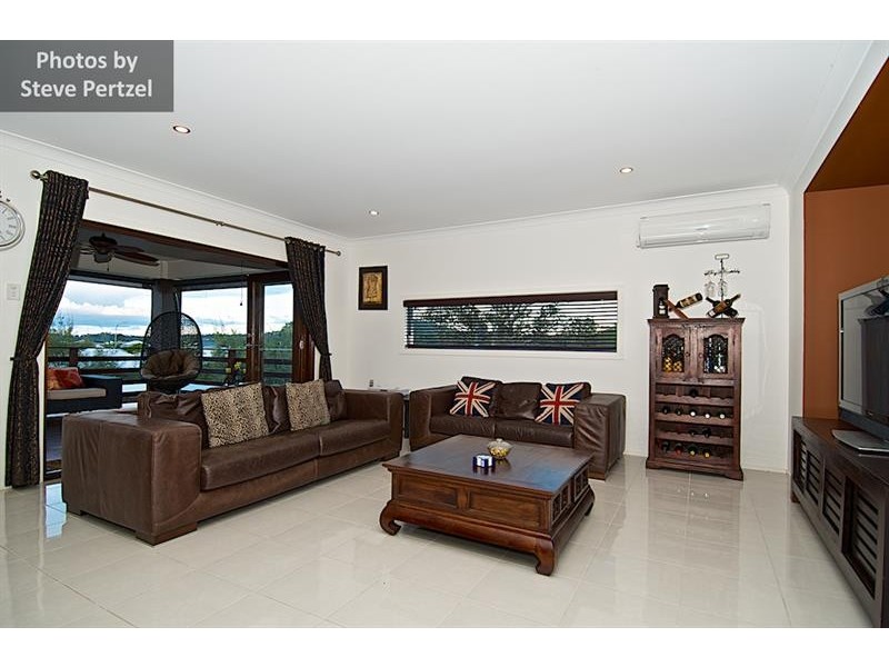 24 Riverbreeze  Cres, Maudsland QLD 4210