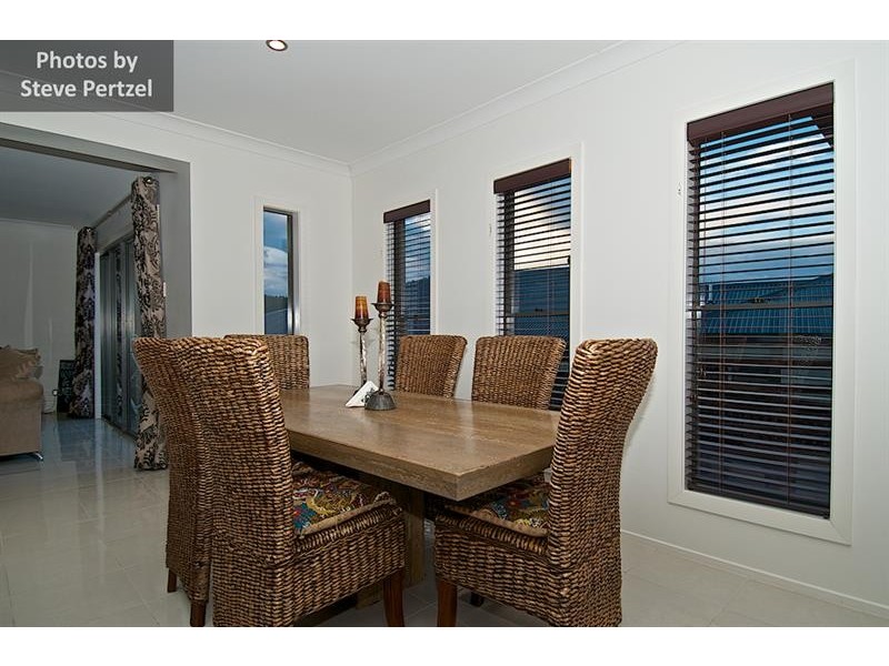 24 Riverbreeze  Cres, Maudsland QLD 4210