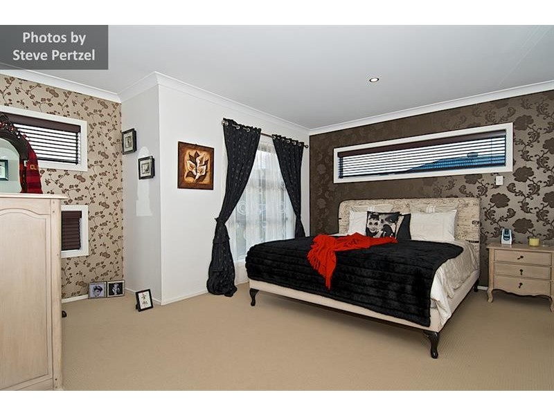 24 Riverbreeze  Cres, Maudsland QLD 4210