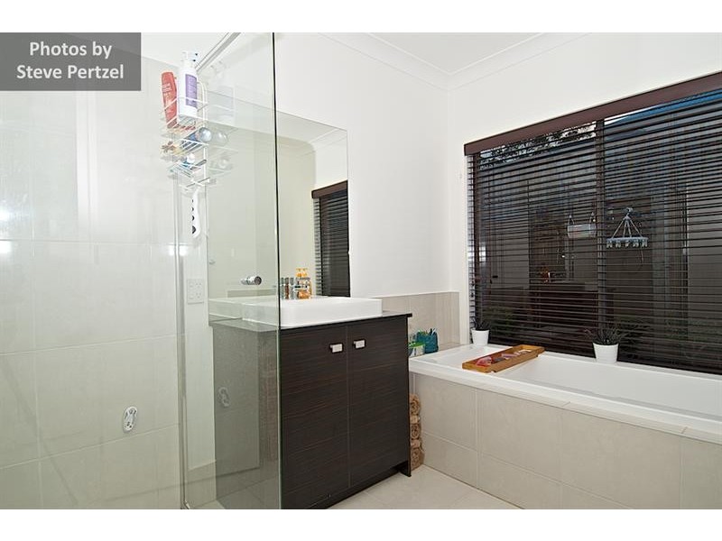 24 Riverbreeze  Cres, Maudsland QLD 4210