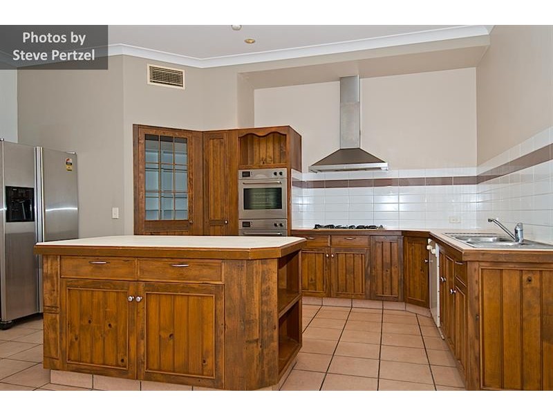26 Fitzalan Cct, Arundel QLD 4214