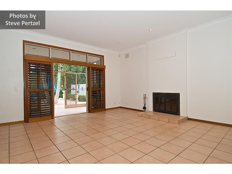 26 Fitzalan Cct, Arundel QLD 4214