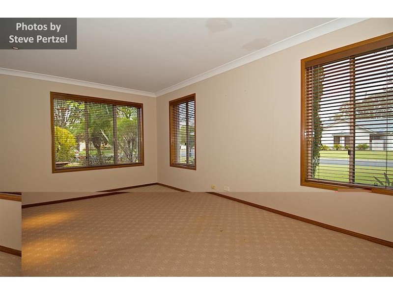 26 Fitzalan Cct, Arundel QLD 4214