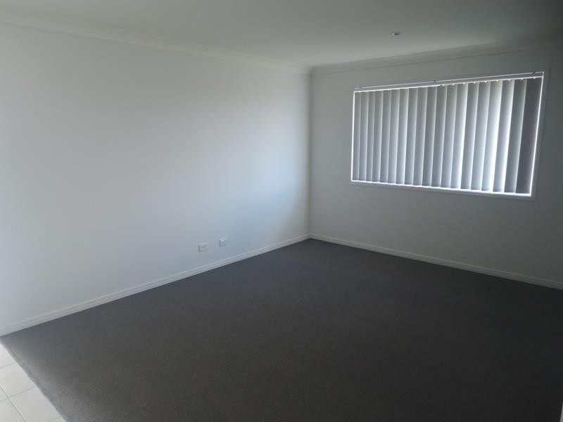 9 Lachlan  St, Gleneagle QLD 4285