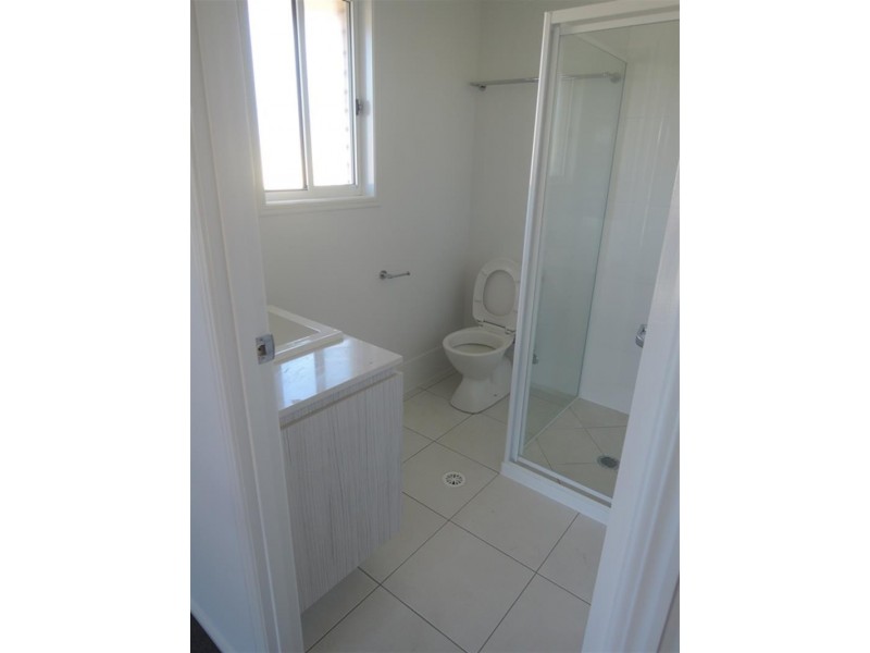 9 Lachlan  St, Gleneagle QLD 4285