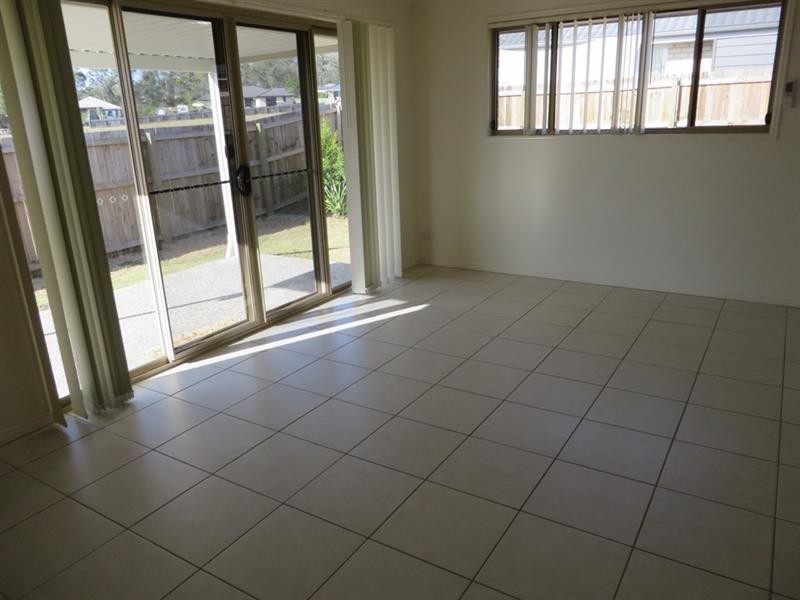 4 Joanne Ct, Gleneagle QLD 4285