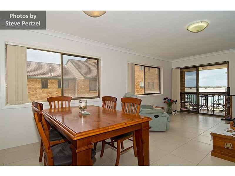 7/250 Marine  Pde, Labrador QLD 4215