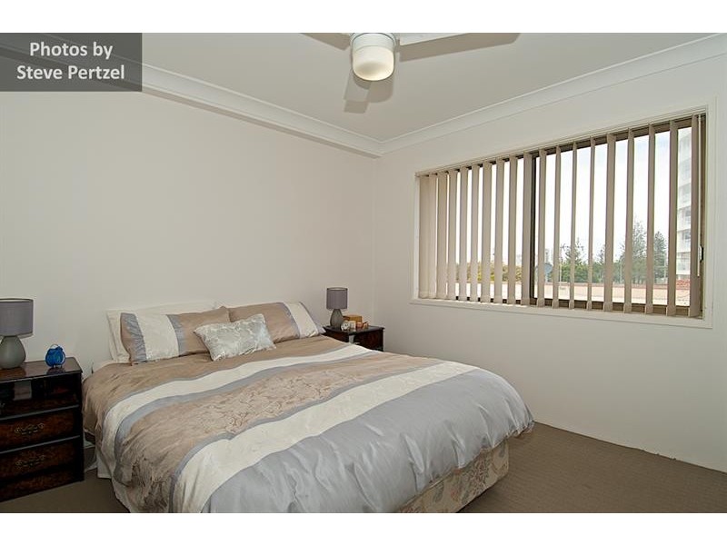 7/250 Marine  Pde, Labrador QLD 4215