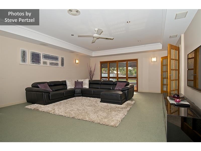 7 Selsey  Ct, Arundel QLD 4214