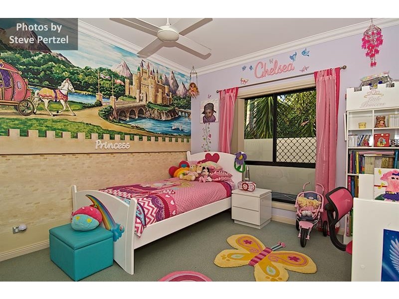 7 Selsey  Ct, Arundel QLD 4214