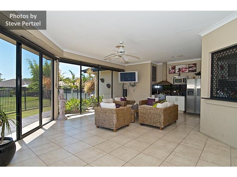 7 Selsey  Ct, Arundel QLD 4214