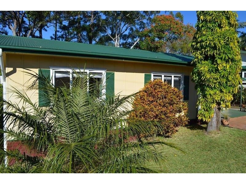 8 Stoke Lane, Labrador QLD 4215