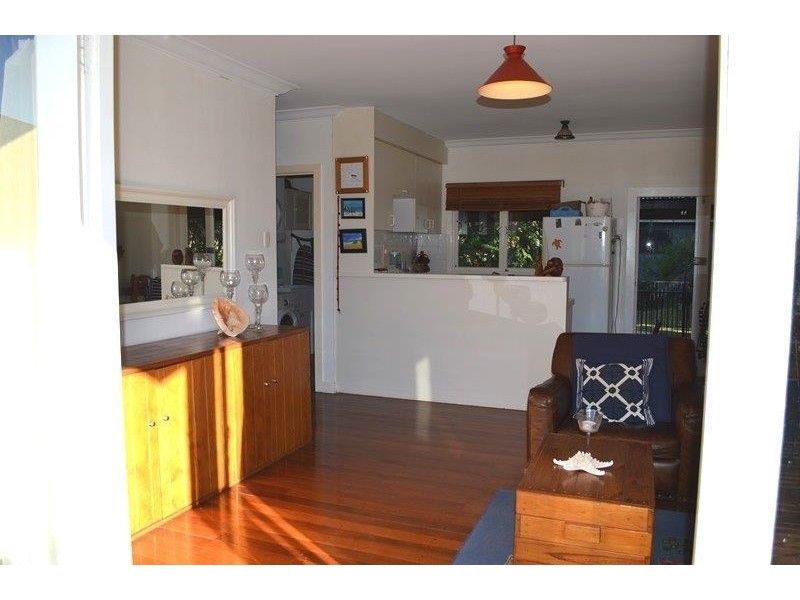 8 Stoke Lane, Labrador QLD 4215