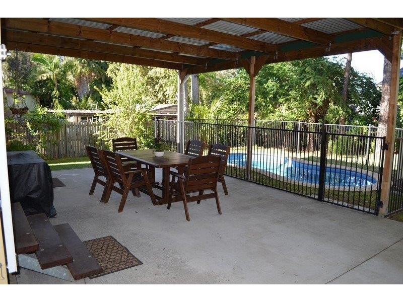 8 Stoke Lane, Labrador QLD 4215