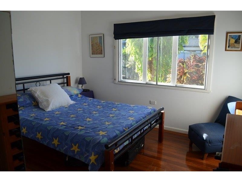 8 Stoke Lane, Labrador QLD 4215