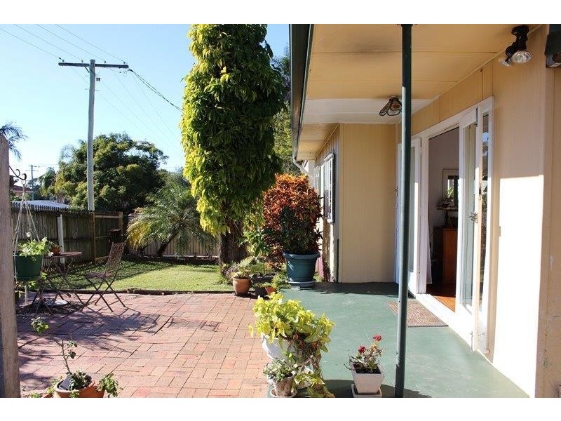 8 Stoke Lane, Labrador QLD 4215