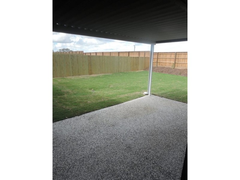 13 Lachlan St, Gleneagle QLD 4285