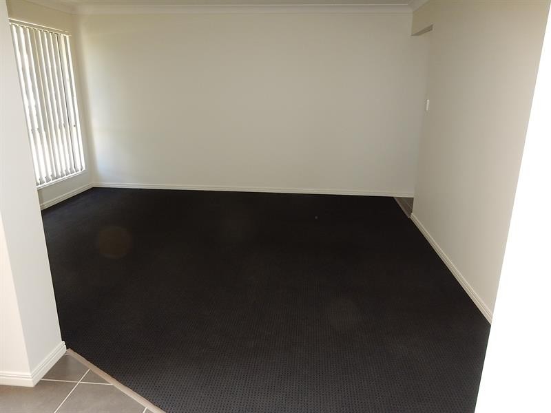 13 Lachlan St, Gleneagle QLD 4285