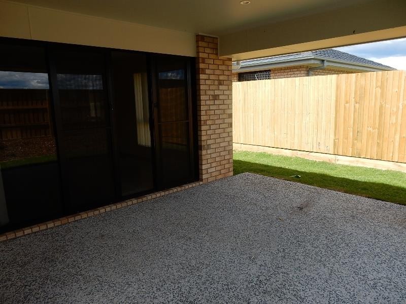 13 Lachlan St, Gleneagle QLD 4285