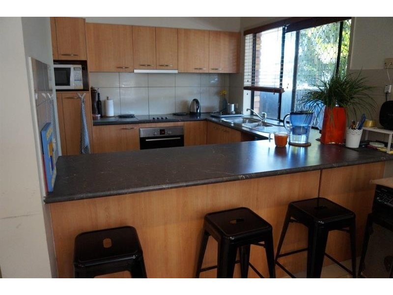1/80 Broad St, Labrador QLD 4215