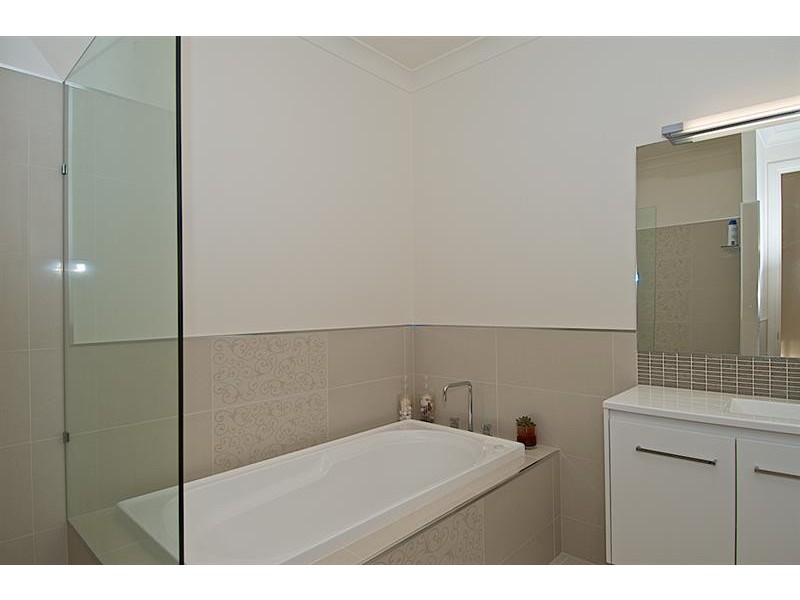 26 Ben Hogan Cres, Parkwood QLD 4214