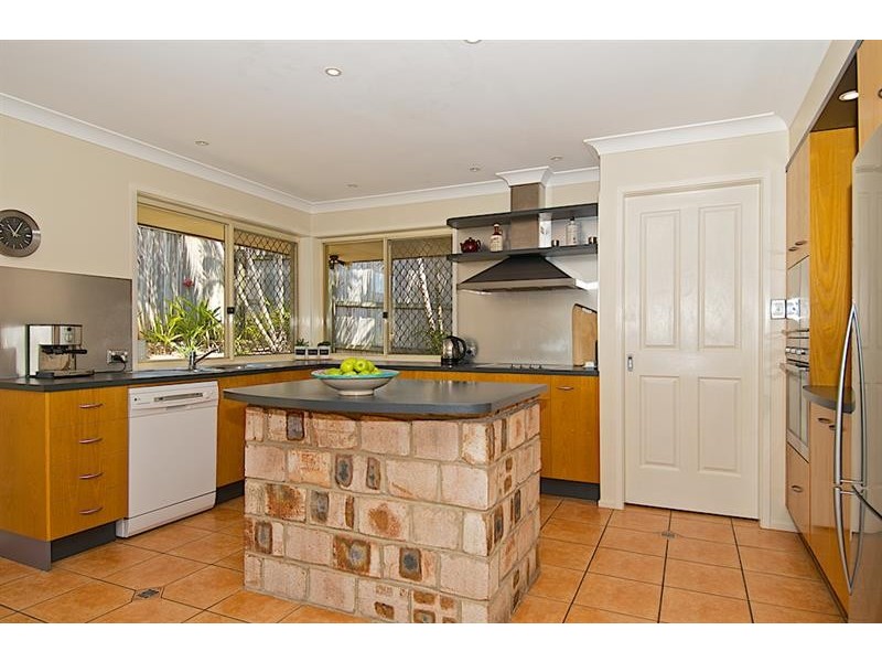 29 Open Dr, Arundel QLD 4214