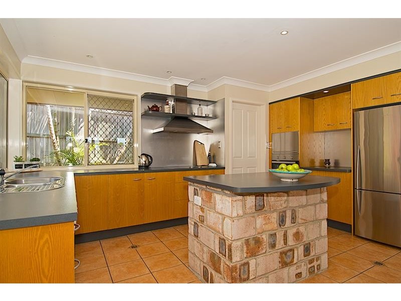 29 Open Dr, Arundel QLD 4214