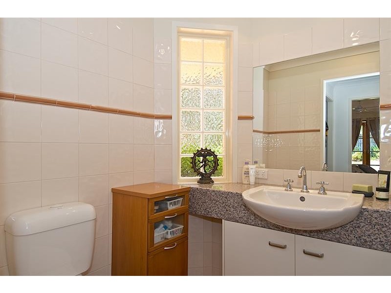 29 Open Dr, Arundel QLD 4214