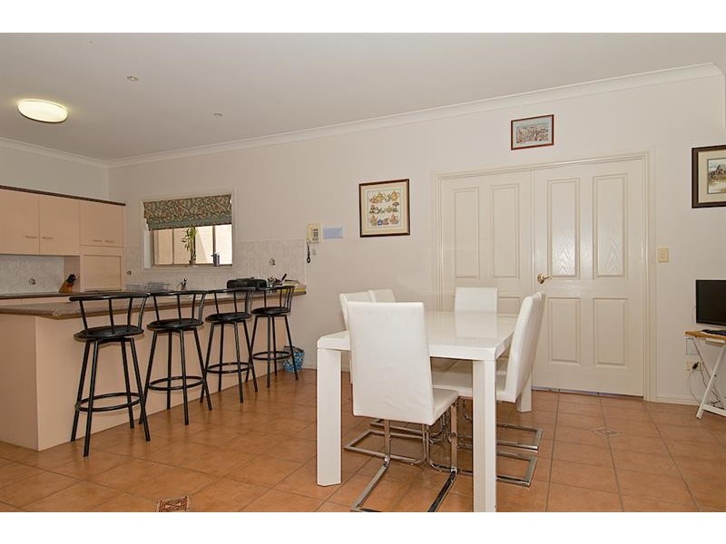 16 Waterwood Ct, Arundel QLD 4214