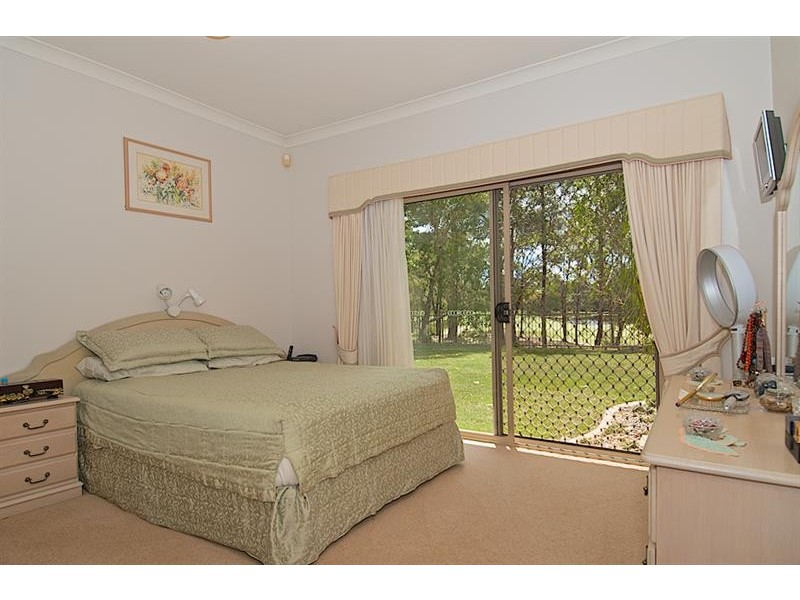 16 Waterwood Ct, Arundel QLD 4214