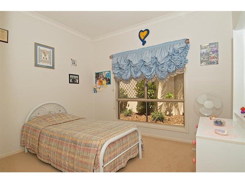 16 Waterwood Ct, Arundel QLD 4214