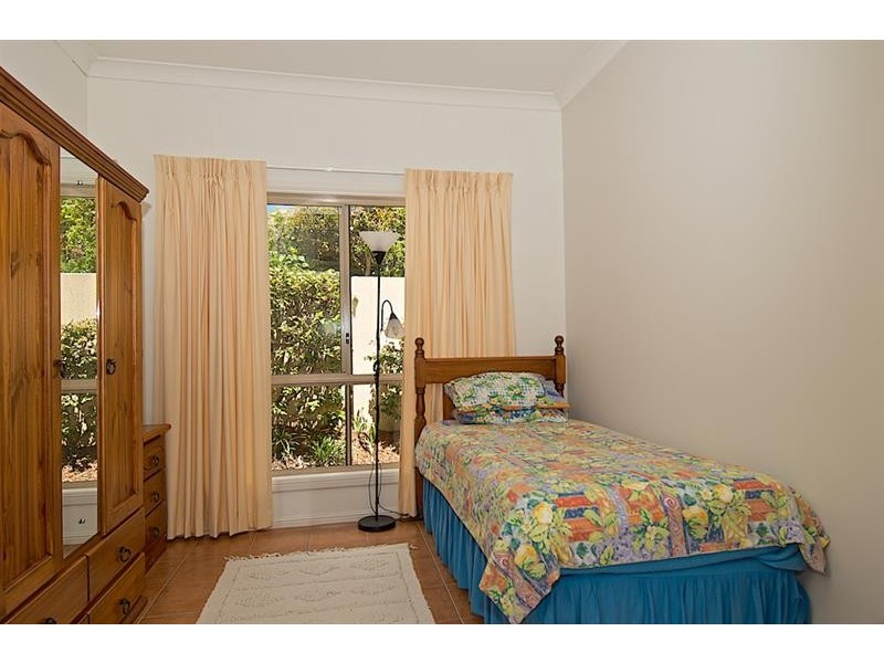 16 Waterwood Ct, Arundel QLD 4214