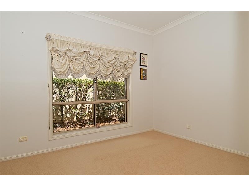 16 Waterwood Ct, Arundel QLD 4214