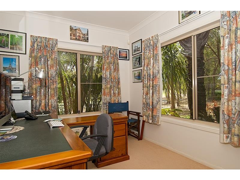 16 Waterwood Ct, Arundel QLD 4214