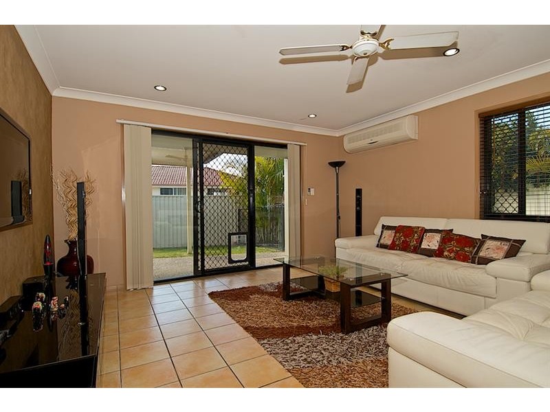 118 Christina Ryan Way, Arundel QLD 4214