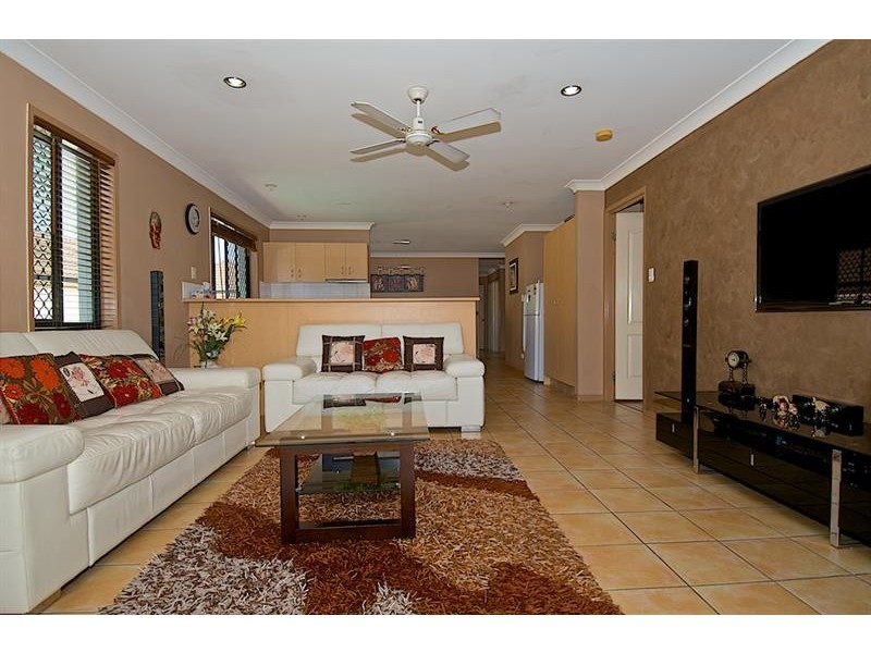 118 Christina Ryan Way, Arundel QLD 4214