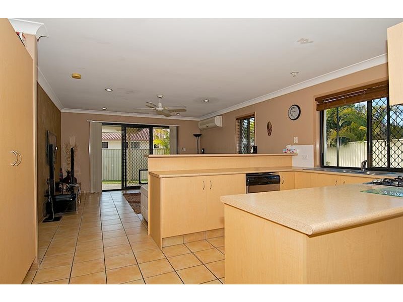 118 Christina Ryan Way, Arundel QLD 4214